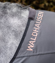 Charger l'image dans la galerie, COUVERTURE DE PLUIE ANTI-MOUCHE COMFORT - Plu'to Chic