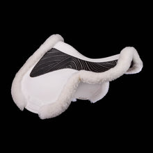 Charger l'image dans la galerie, TAPIS ACAVALLO TWIN SIDED GEL PAD JUMP NUMNAH FULL SHEEPSKIN EDGE - Plu'to Chic