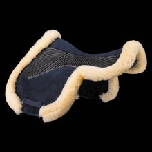 Charger l'image dans la galerie, TAPIS ACAVALLO TWIN SIDED GEL PAD JUMP NUMNAH FULL SHEEPSKIN EDGE - Plu'to Chic