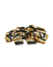 Charger l&#39;image dans la galerie, Raw Treats anchois - Snack naturel pour chiens et chats
